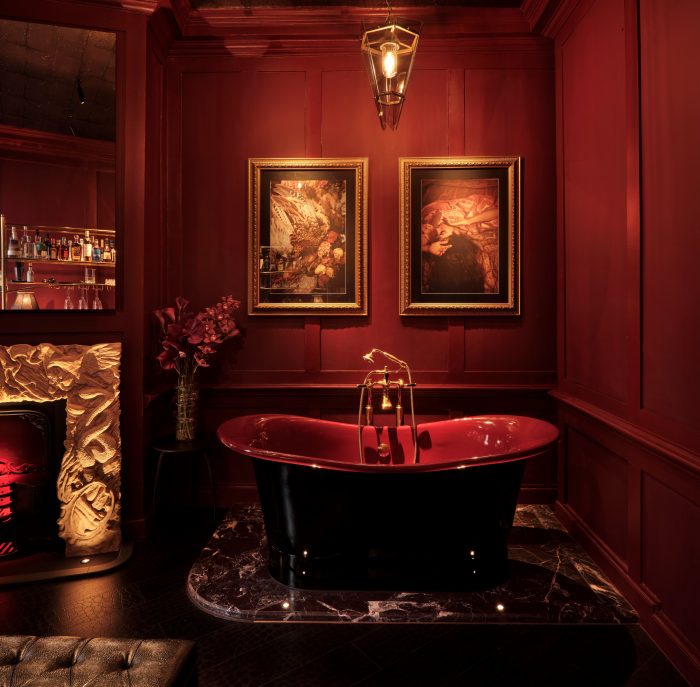 Современный роскошный английский классический интерьер ванной комнаты